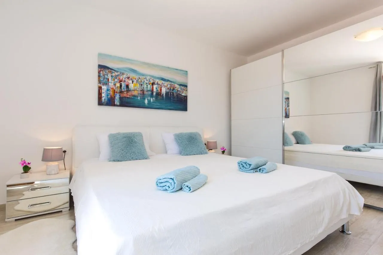 Villa Sara - Perfect Family Holiday Brzac Croatia